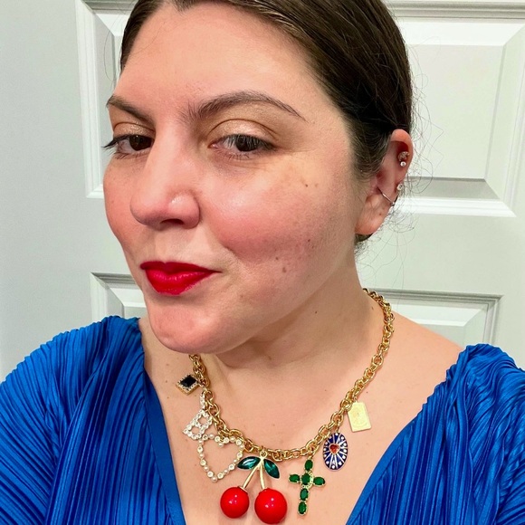 Meet your Posher, Beth - Picture 1 of 1